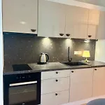 Mycampus Unwe Studentski Mountain Views Modern Kitchen Equipment