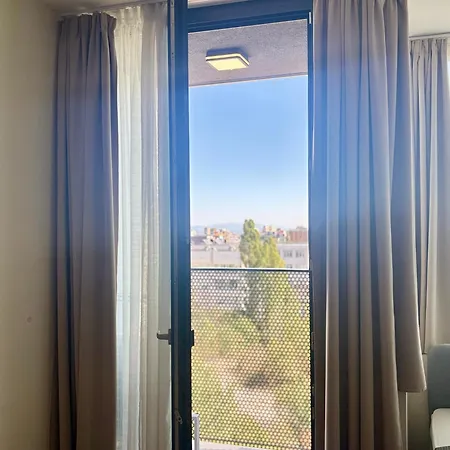 Mycampus Unwe Studentski Mountain Views Modern Kitchen Equipment