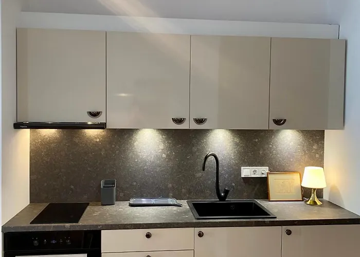 Mycampus Unwe Studentski Mountain Views Modern Kitchen Equipment Appartement *