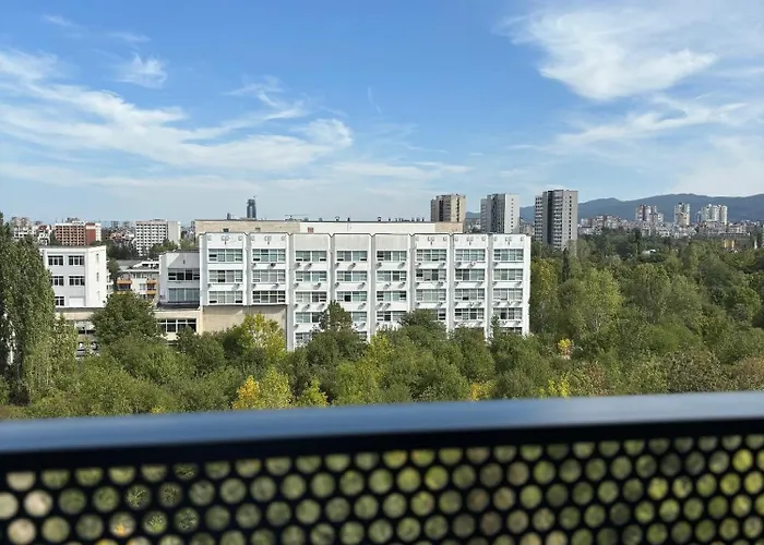 Апартаменты Mycampus Unwe Studentski Mountain Views Modern Kitchen Equipment