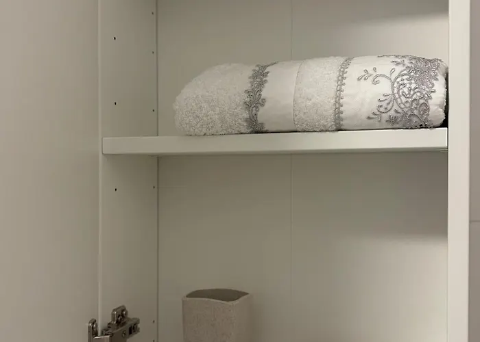 Mycampus Unwe Studentski Mountain Views Modern Kitchen Equipment