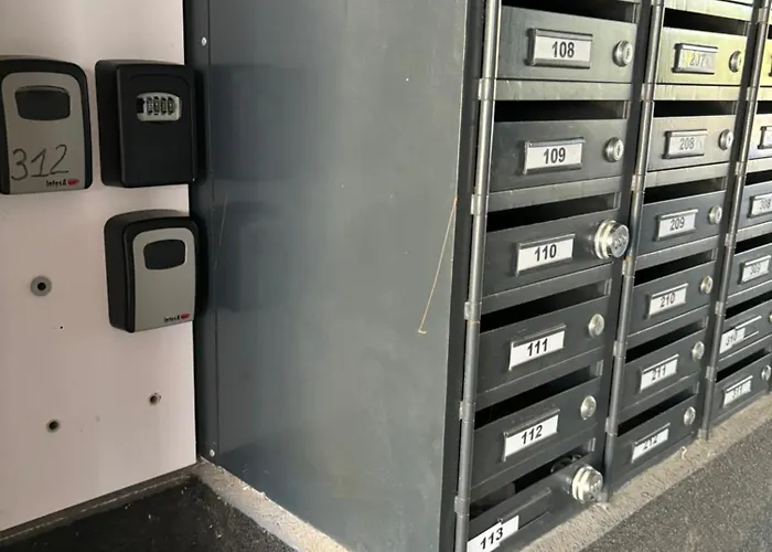 Mycampus Unwe Studentski Mountain Views Modern Kitchen Equipment דירה